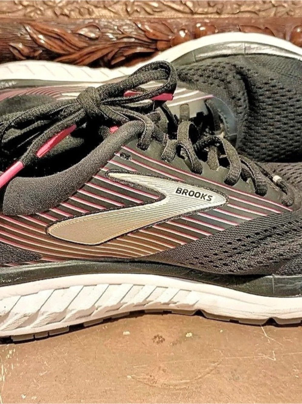 Brooks Striped Shoes Black & Pink US 8.5 - Picture 3 of 8